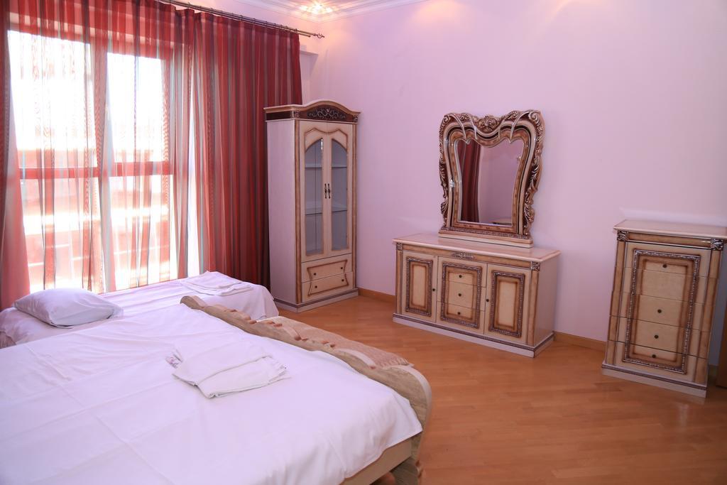 Vip Apartment Next To Republic Square Erevan Exterior foto